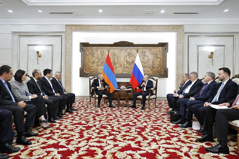 Путин и Пашинян договорились о диалоге в Москве: что это значит для Дилижана