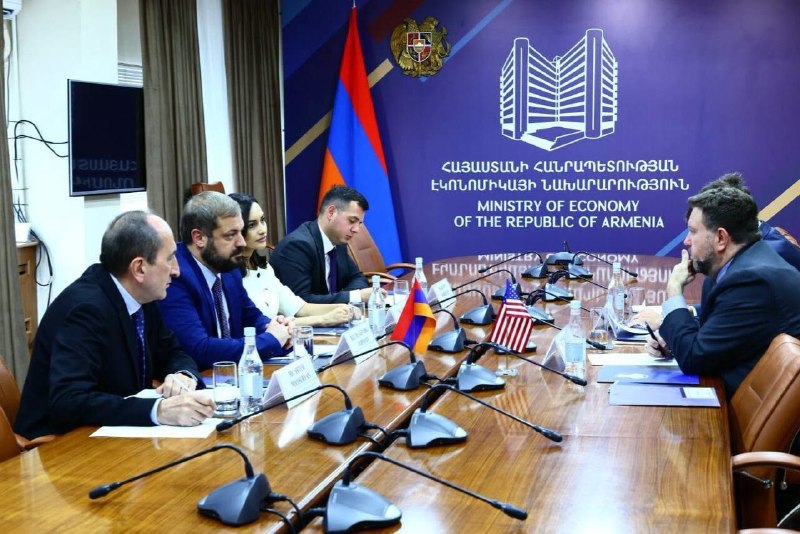 Министр Папоян обсудил с временным поверенным США экономическое сотрудничество и статус СРЭ для Армении