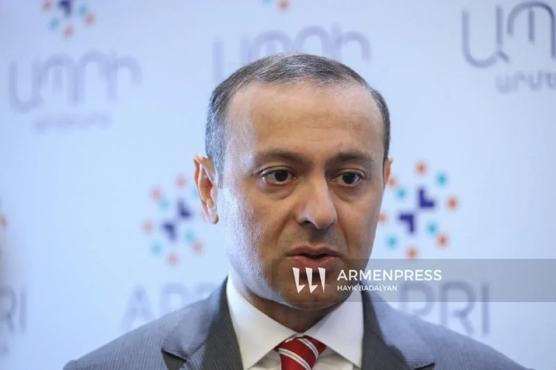 Армен Григорян на брифинге о мирном договоре Армении и Азербайджана, Дилижан