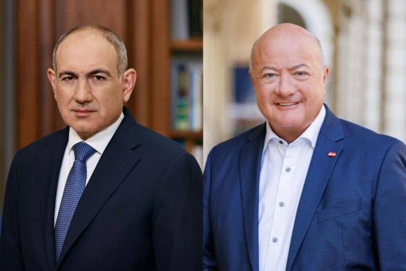 Федеральный канцлер Австрии Кристиан Штокер поздравляет Никола Пашиняна с победой на выборах в Дилижане