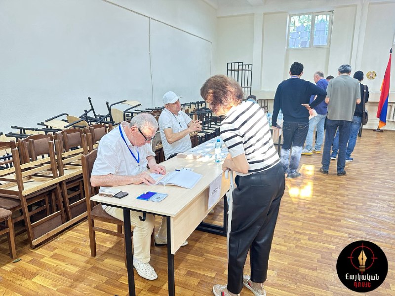 Начало голосования на избирательном участке в детском саду №2 в Дилижане