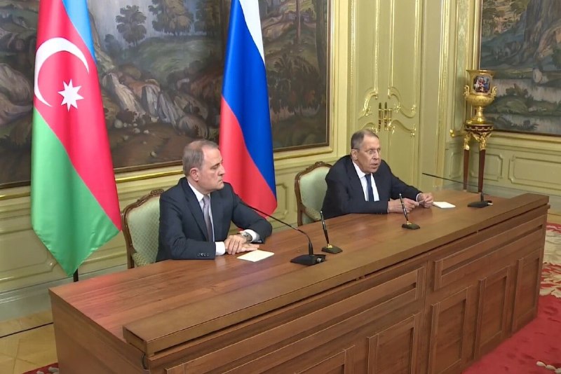 Лавров: Россия готова содействовать нормализации отношений между Баку и Ереваном