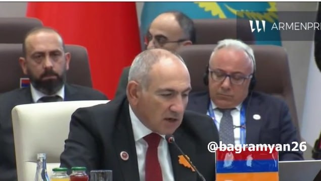 Выборы в Дилижане: премьер-министр Армении и президент Азербайджана на одной сцене — разбор фото