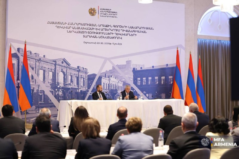 Мгер Григорян и Арарат Мирзоян обсудили разблокирование Армении на семинаре в Гюмри