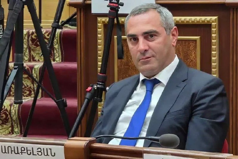 Зять экс-мэра Гюмри Аветис Аракелян отказался от мандата депутата НС Армении