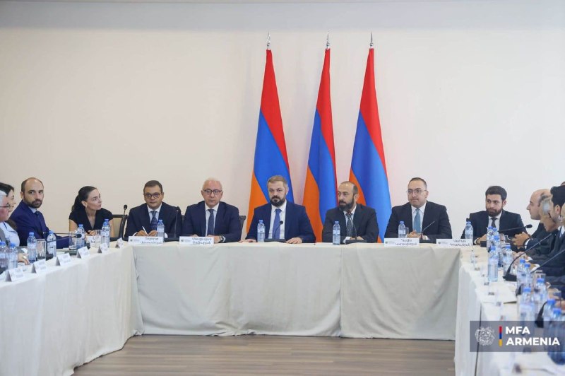 Арарат Мирзоян открыл семинар дипломатов: экономика и торговля в фокусе