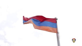 Сурен Папикян впервые вручил выпускникам Военной академии сертификаты на квартиры