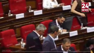 Депутат Эдгар Казарян из фракции «Калужат» сбежал из Парламента после попытки спровоцировать конфликт