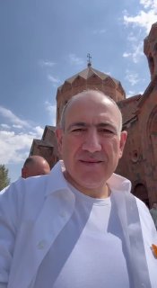Никол Пашинян посетил богослужение в церкви Сурб Ованнес в Арташате