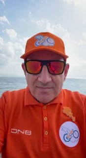 Премьер-министр Никол Пашинян на велосипеде во время велопробега «Вокруг Севана» в Тавушской области.